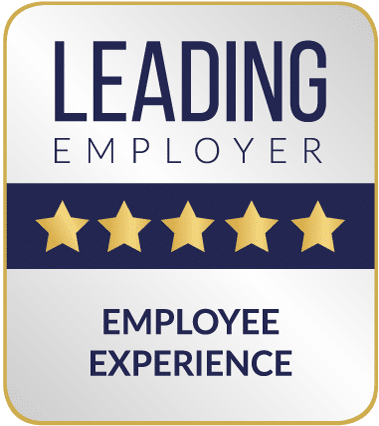 Award with a gold border and silver background. At the top, "LEADING EMPLOYER" in dark blue text. Below, a dark blue bar with five gold stars. At the bottom, the black inscription "EMPLOYEE EXPERIENCE".